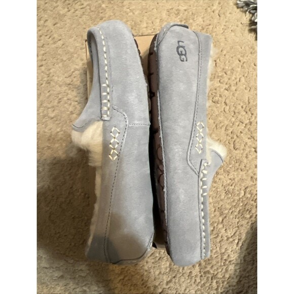 Size 6 UGG Ansley Women's Slipper Suede Light Grey - Picture 5 of 10